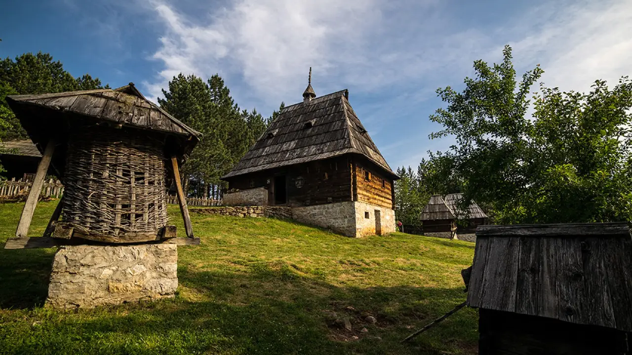Sirogojno