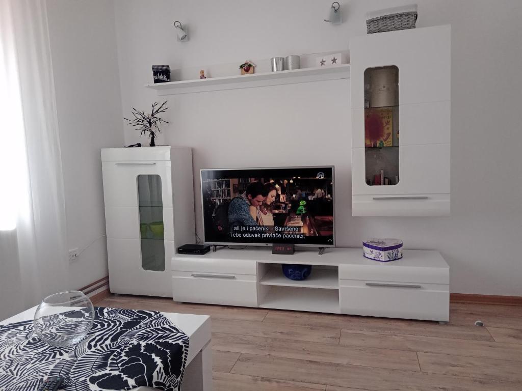 Ispod duge A1